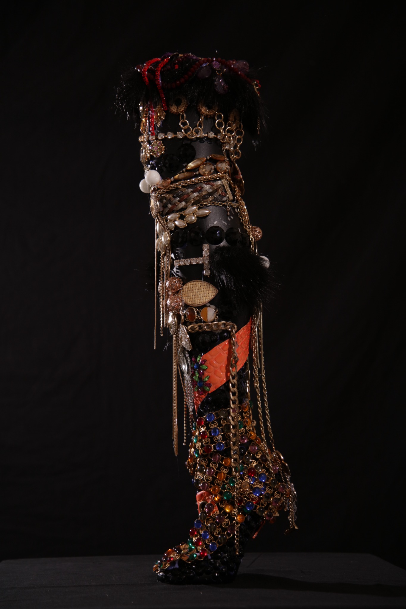 The Performer sculptural leg detail